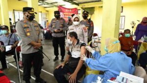 VAKSINASI BOOSTER COVID-19 KALURAHAN SENDANGSARI