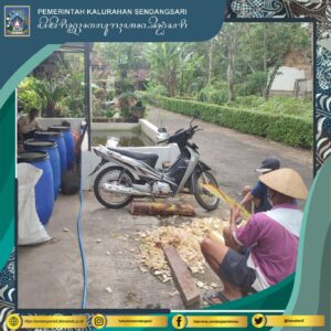 Praktek Pembuatan Pupuk Organik Cair dan Mikro Organisme Lokal Kel. Tani Lestari Makmur Jetis Depok