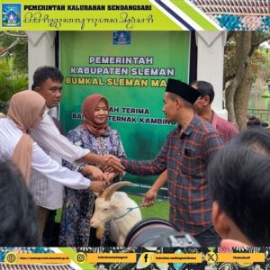 Penyerahan Simbolis Bantuan Pengembangan Unit Usaha Ternak Kambing Oleh Bupati Sleman