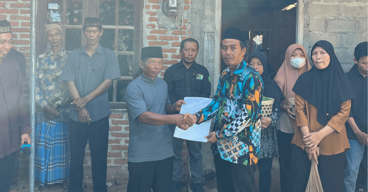 Lurah Sendangsari Serahkan Akta Kematian Almarhumah Panut Sudi Utomo Program Lukadesi