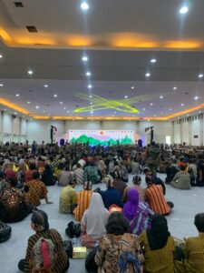 Lurah dan jaga warga sendangsari menghadiri Jogja pandu peradapan nusantara menuju hamemayu hayuning bawana