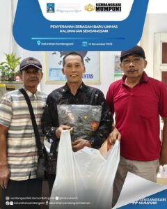 PENYERAHAN SERAGAM BARU LINMAS KALURAHAN SENDANGSARI